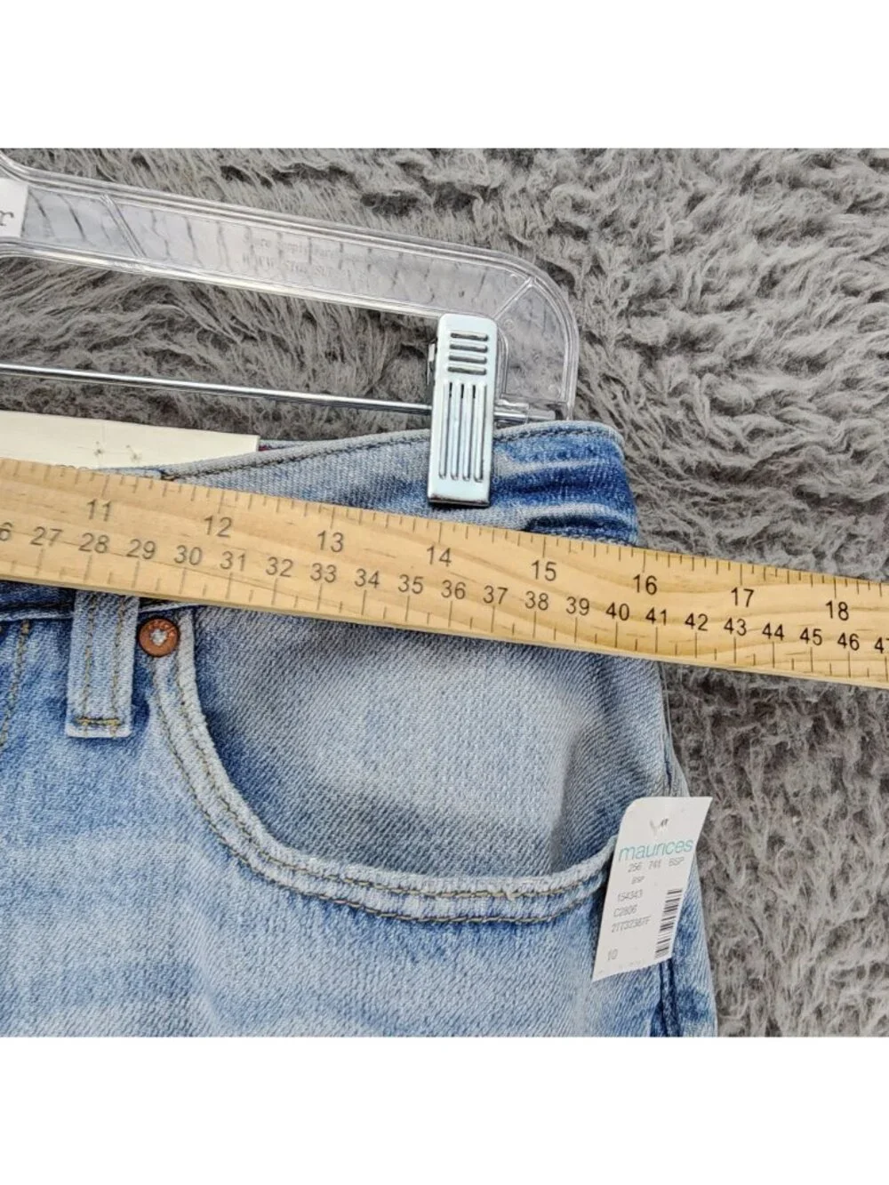 Maurices Shorts Womens 10 Edgely Blue Distressed Cotton Denim Cut Off *NWT*